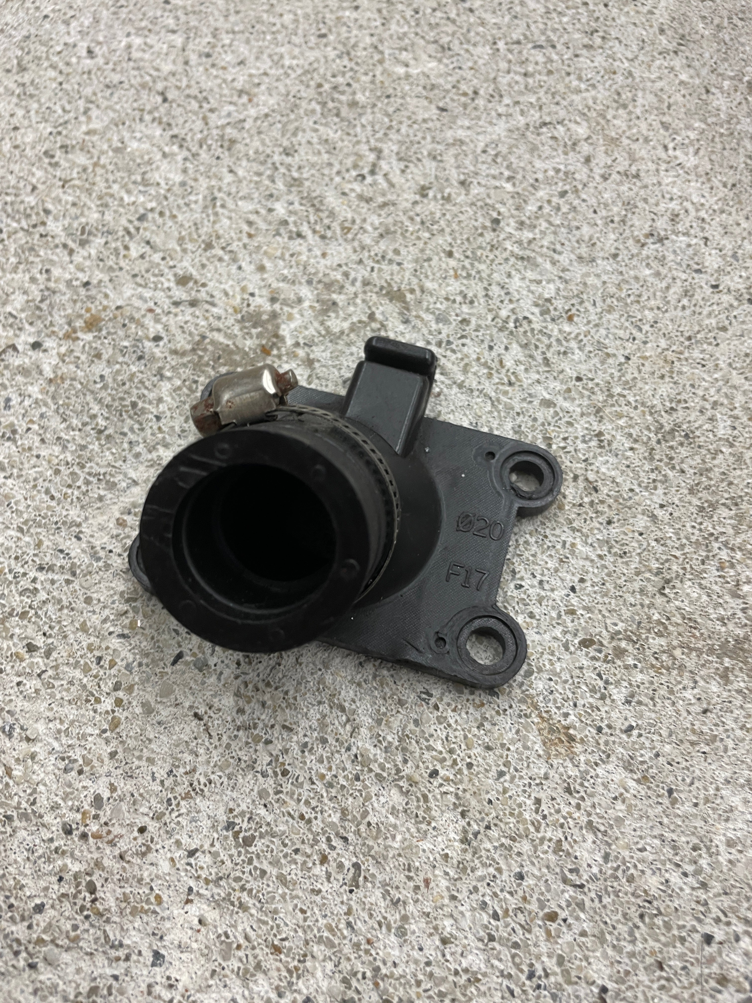 Ansaugstutzen 22mm